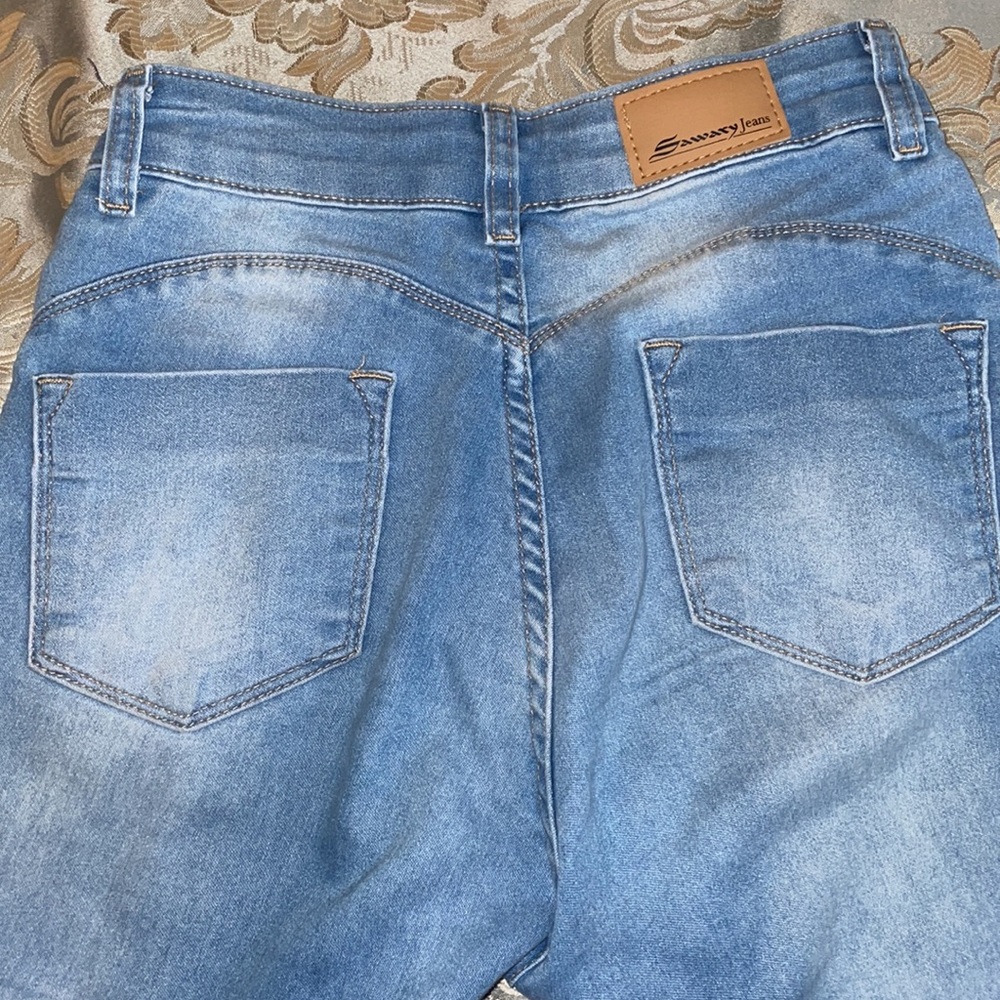 Blue Jeans - Picture 4 of 5